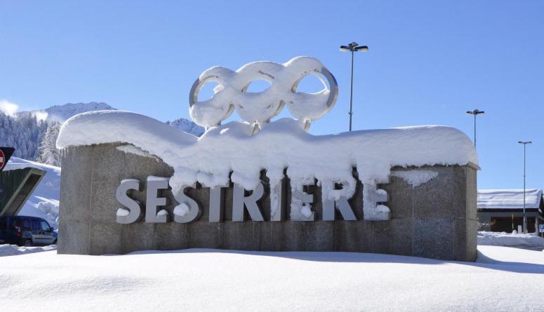 Attico Villaggio Olimpico Colle Sestriere Eksteriør bilde